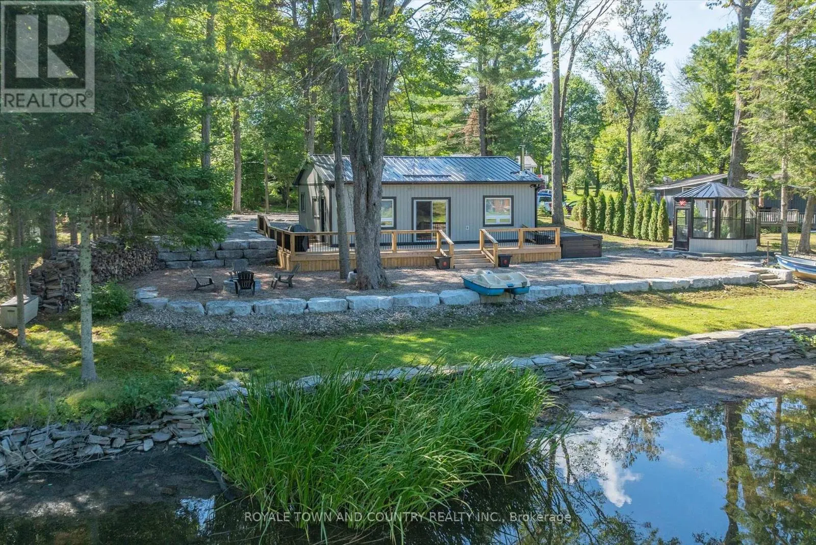 11 LITTLE BAY DRIVE