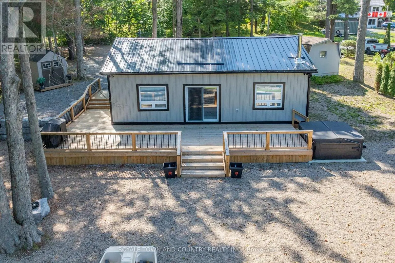 11 LITTLE BAY DRIVE