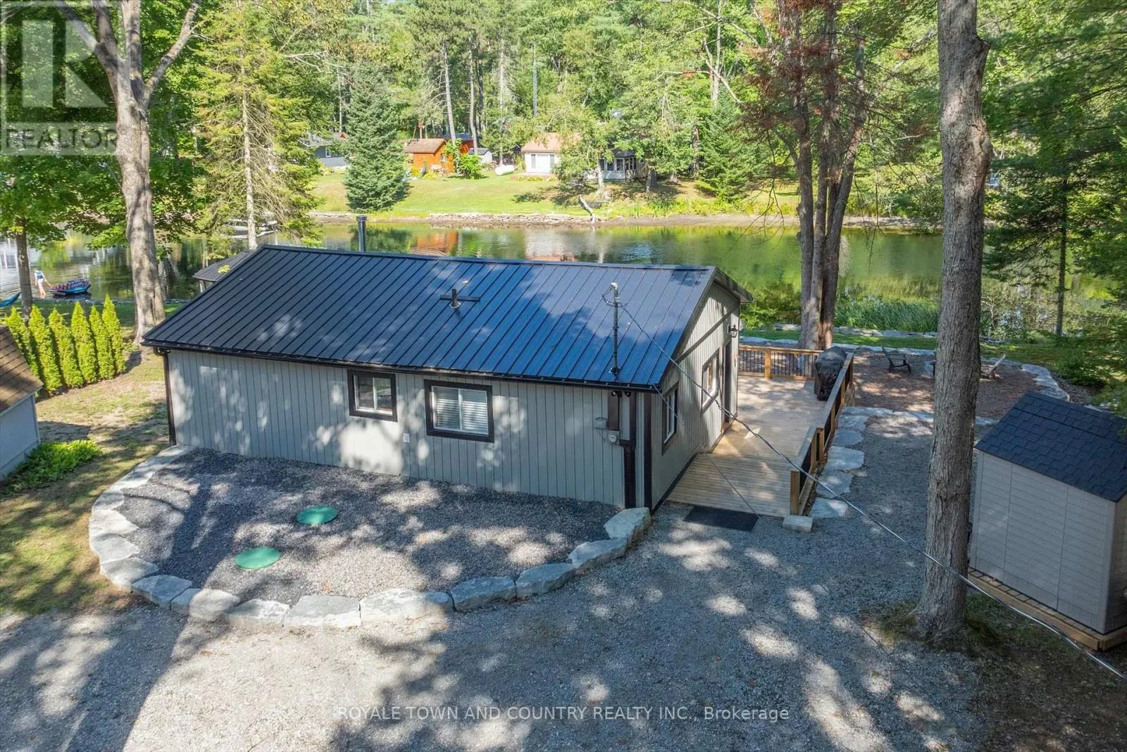 11 LITTLE BAY DRIVE