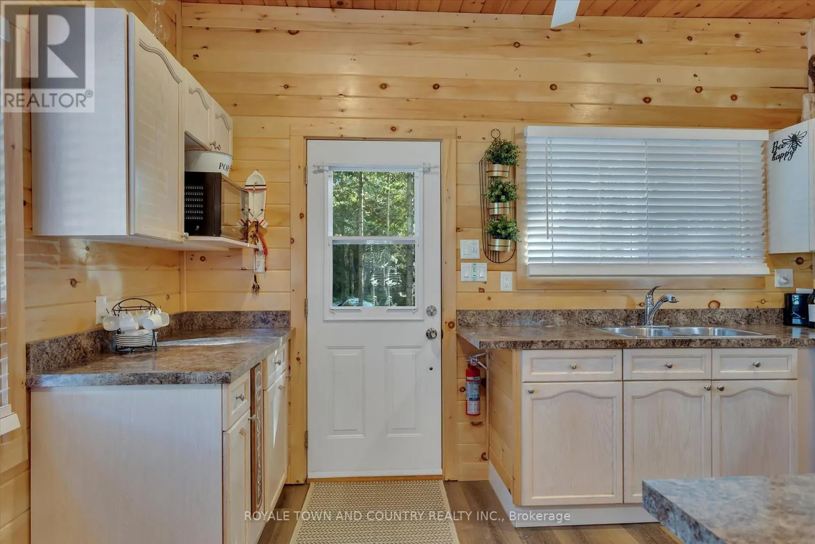 11 LITTLE BAY DRIVE