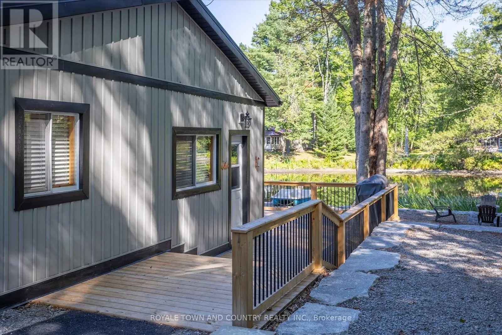 11 LITTLE BAY DRIVE