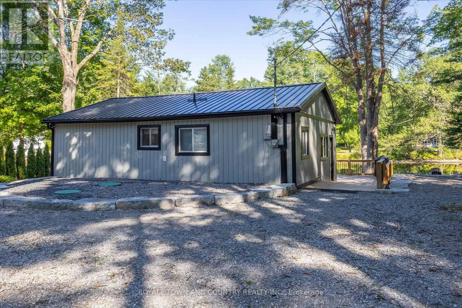 11 LITTLE BAY DRIVE