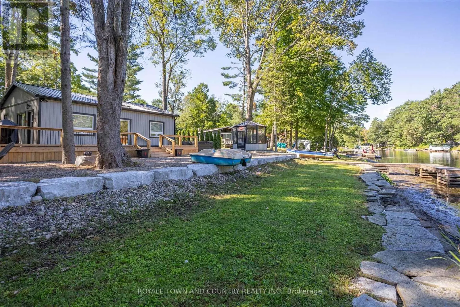 11 LITTLE BAY DRIVE
