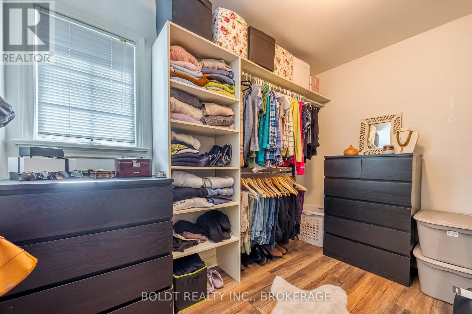 468 LAKESHORE ROAD