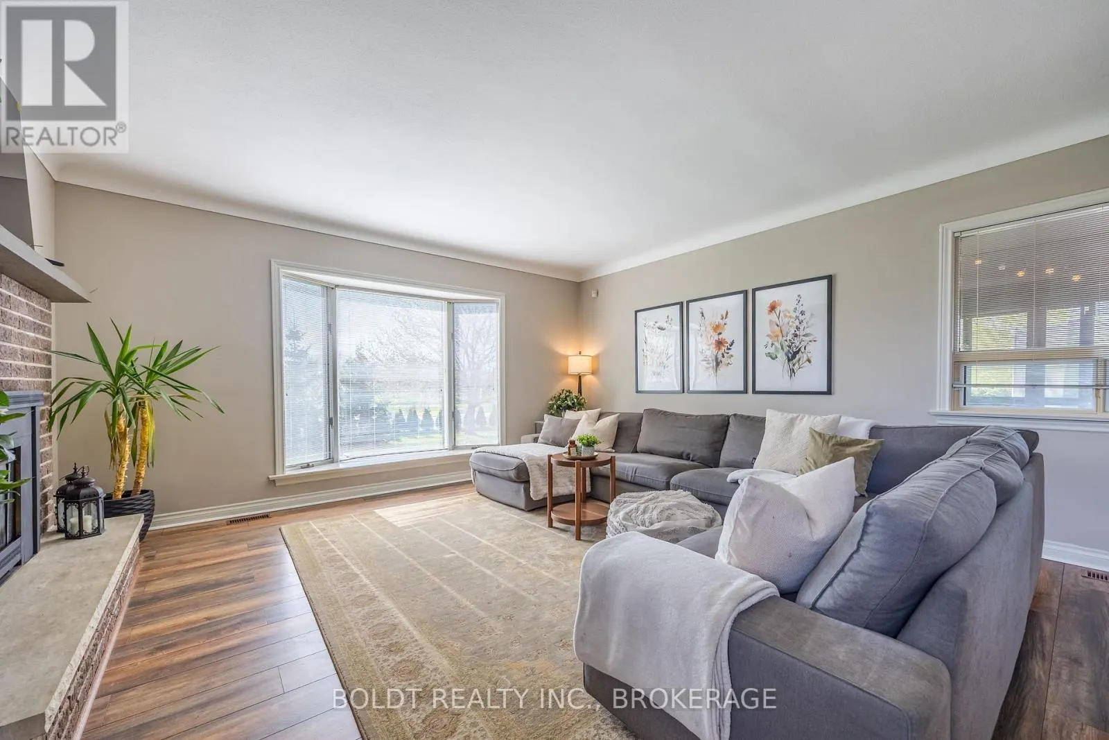468 LAKESHORE ROAD