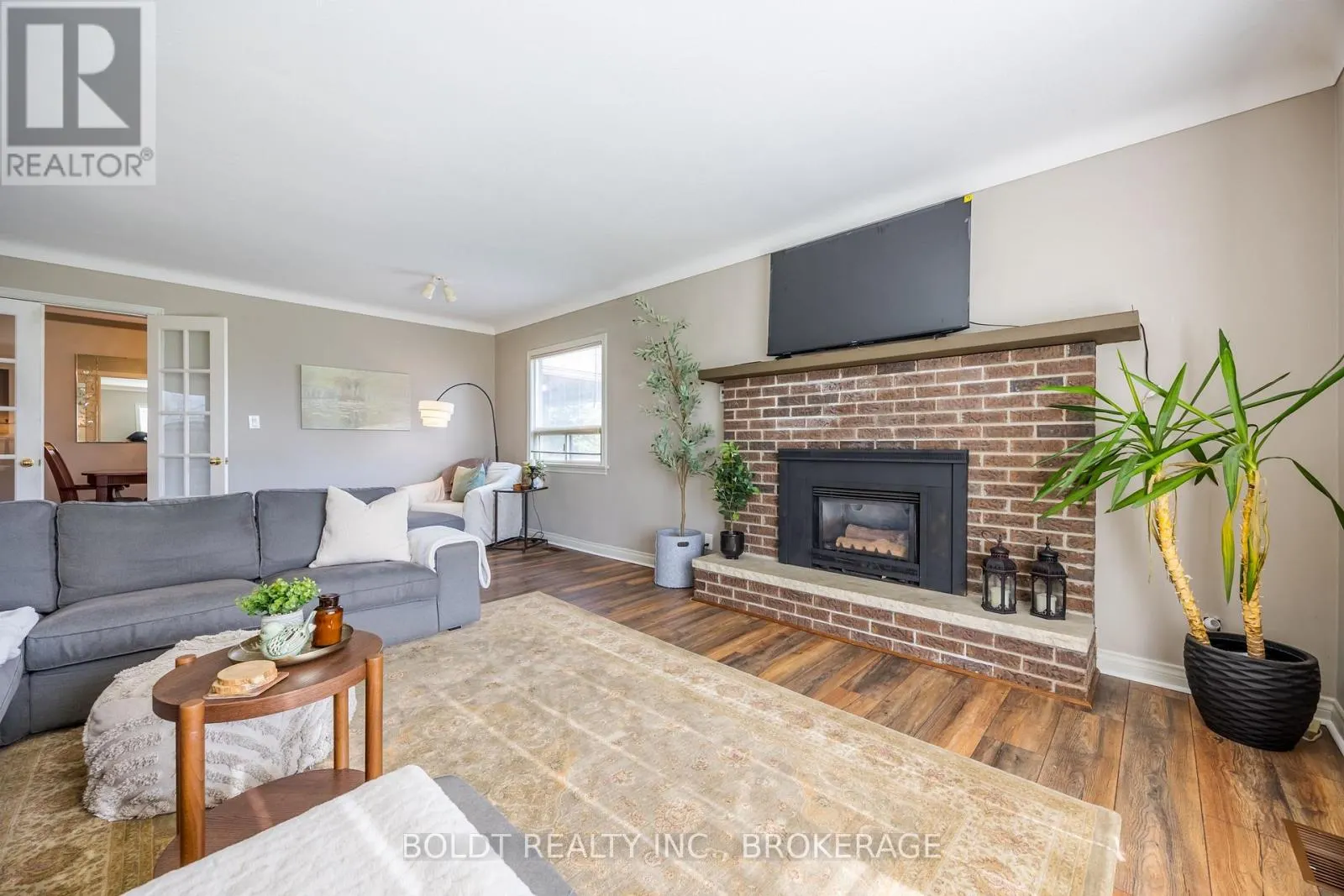 468 LAKESHORE ROAD