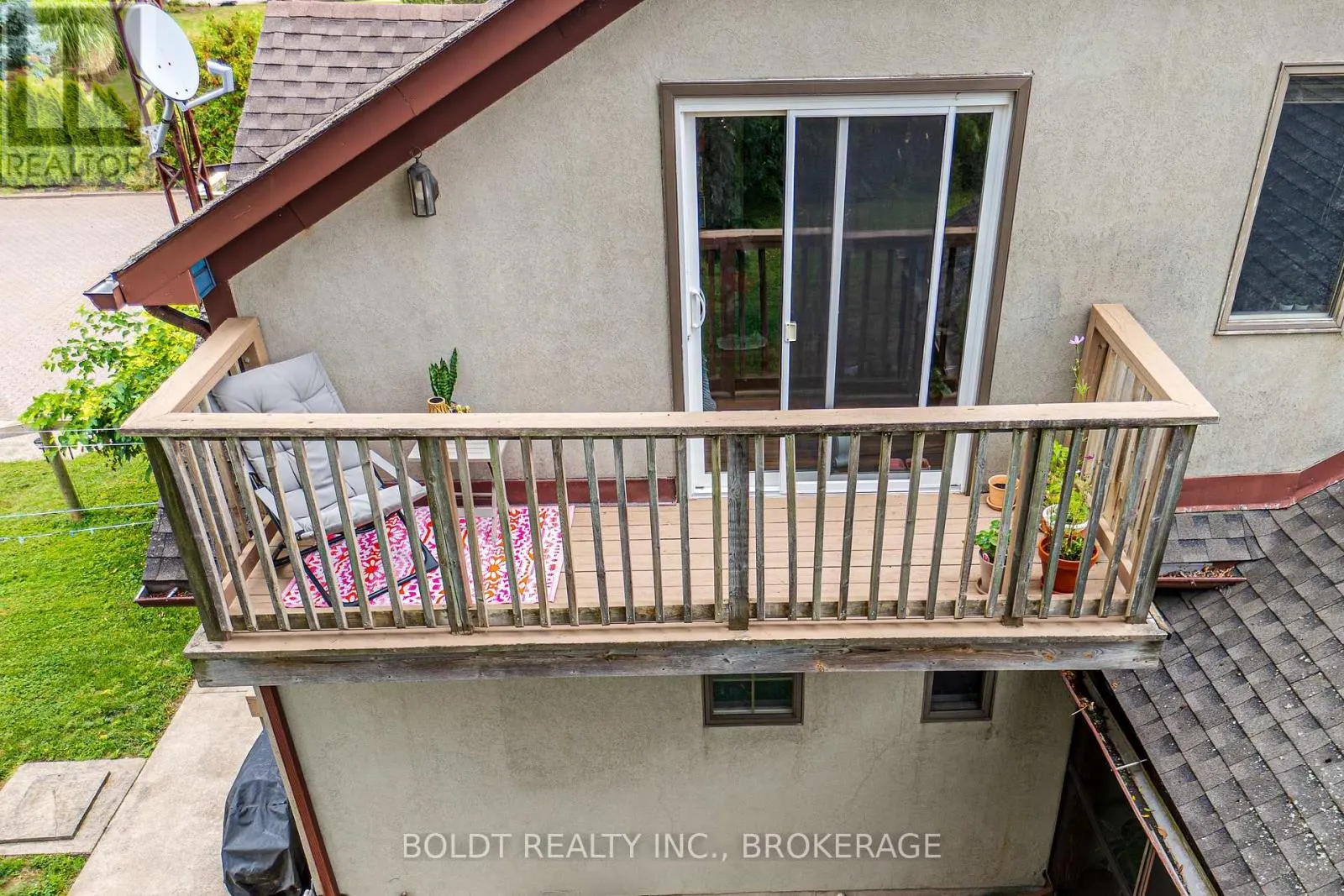 468 LAKESHORE ROAD
