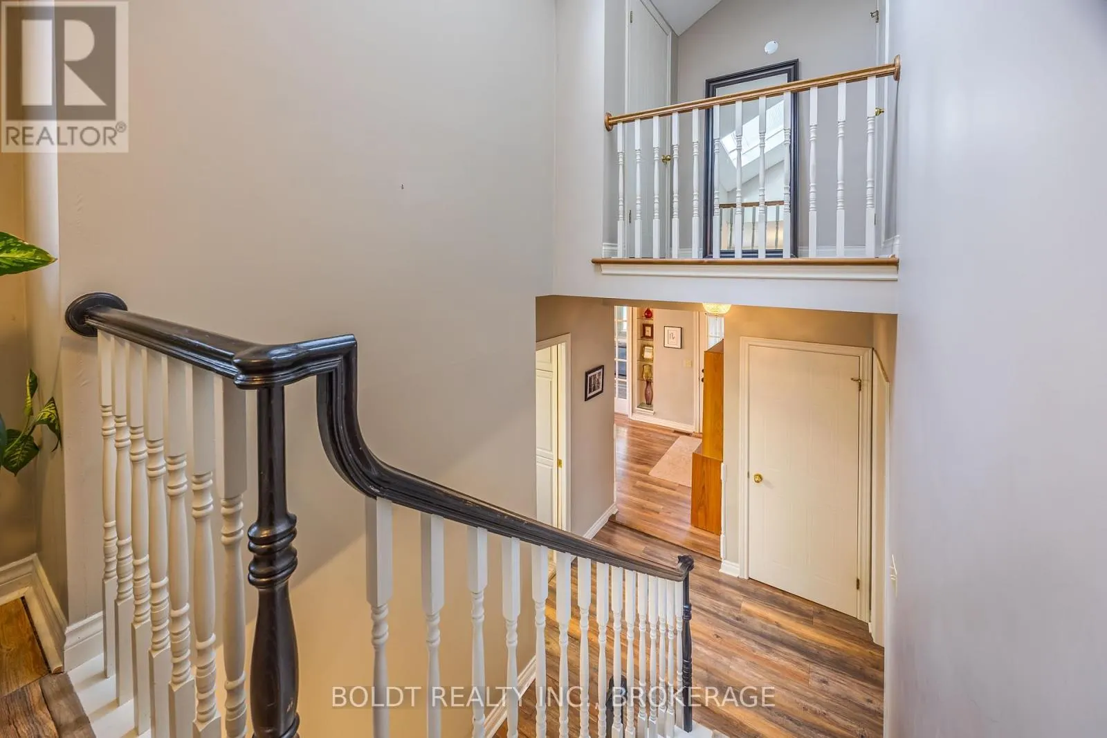 468 LAKESHORE ROAD