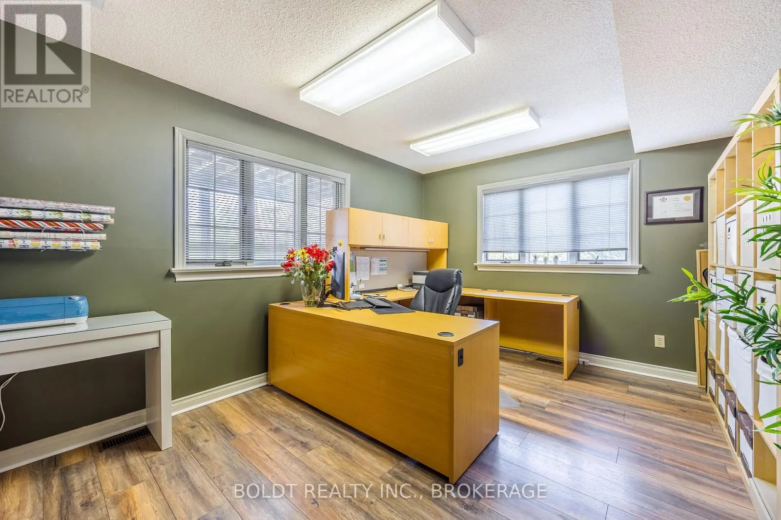 468 LAKESHORE ROAD