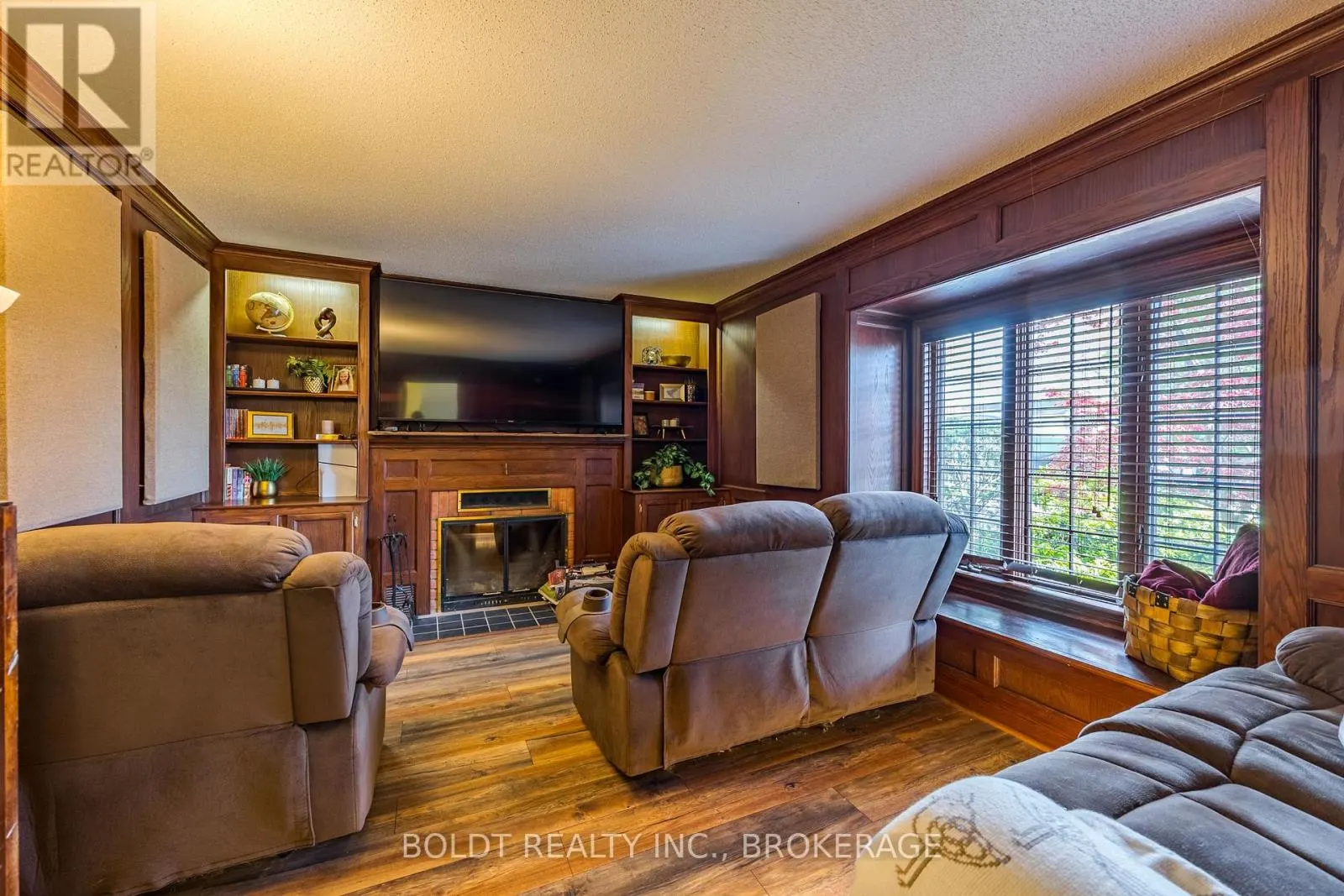 468 LAKESHORE ROAD