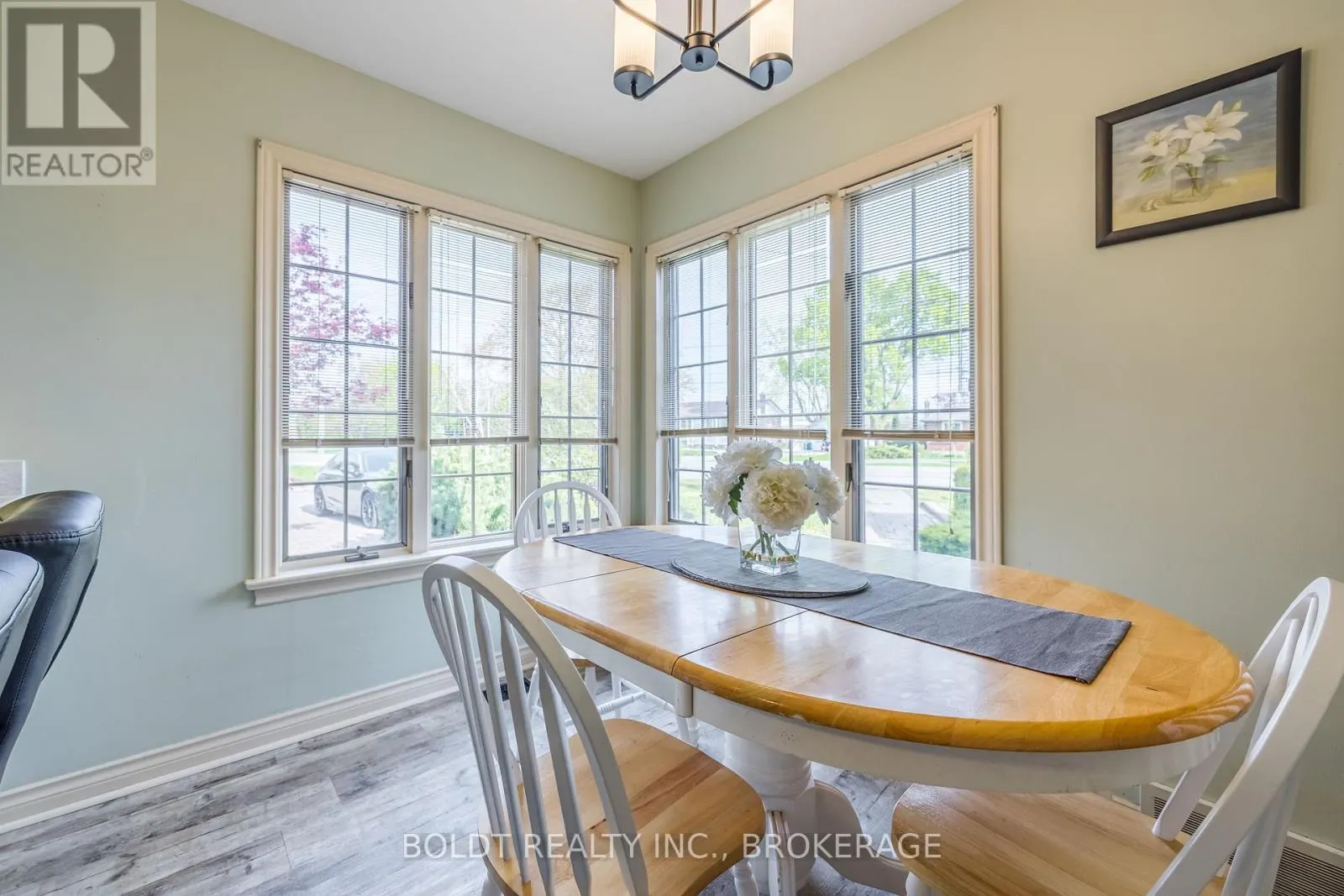 468 LAKESHORE ROAD