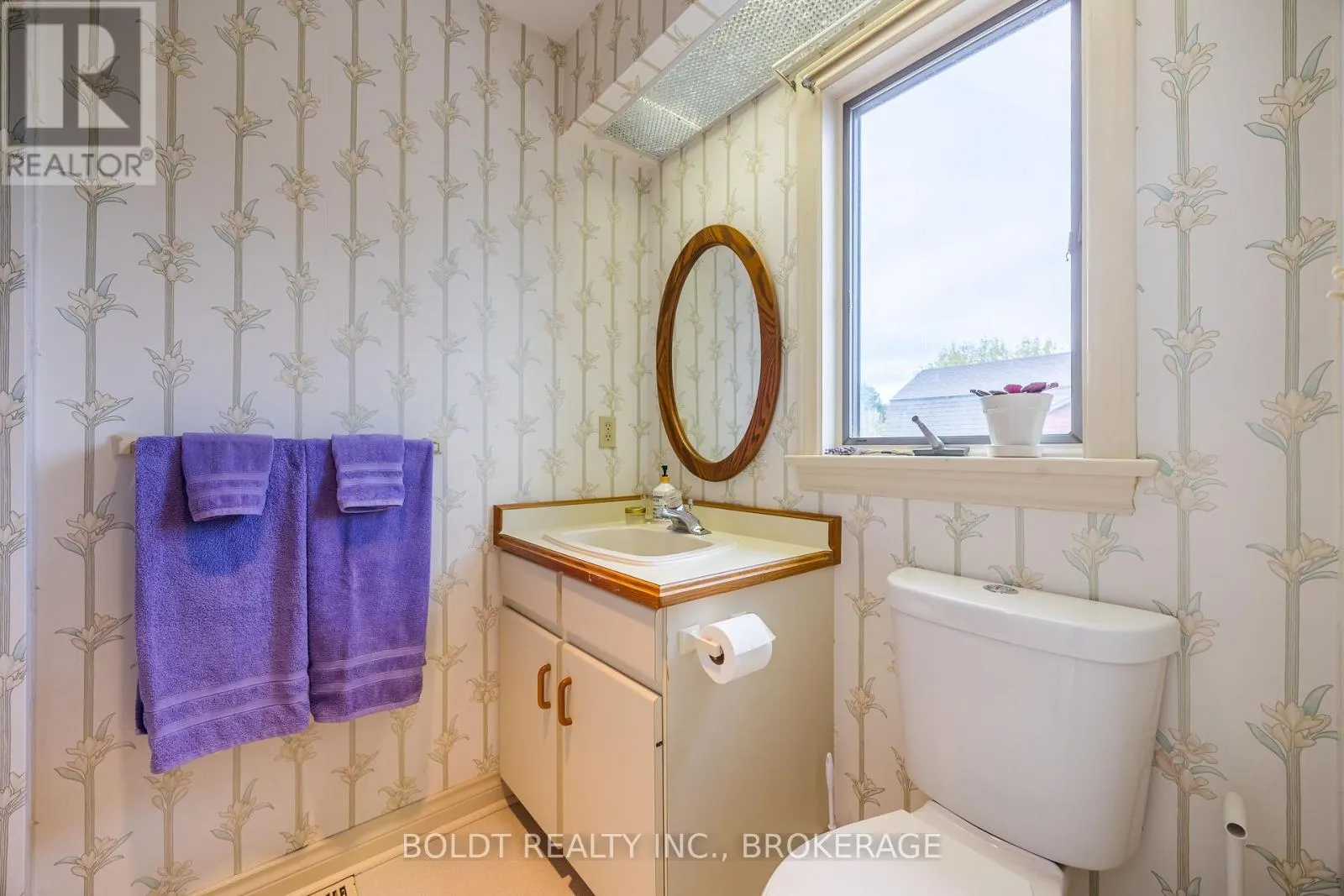 468 LAKESHORE ROAD