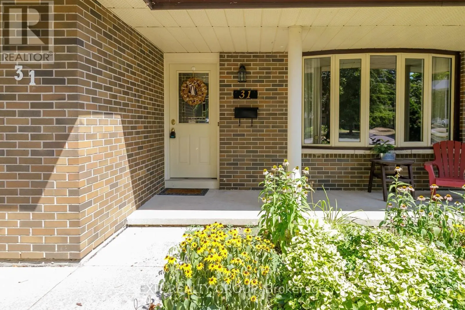 31 LEXINGTON CRESCENT
