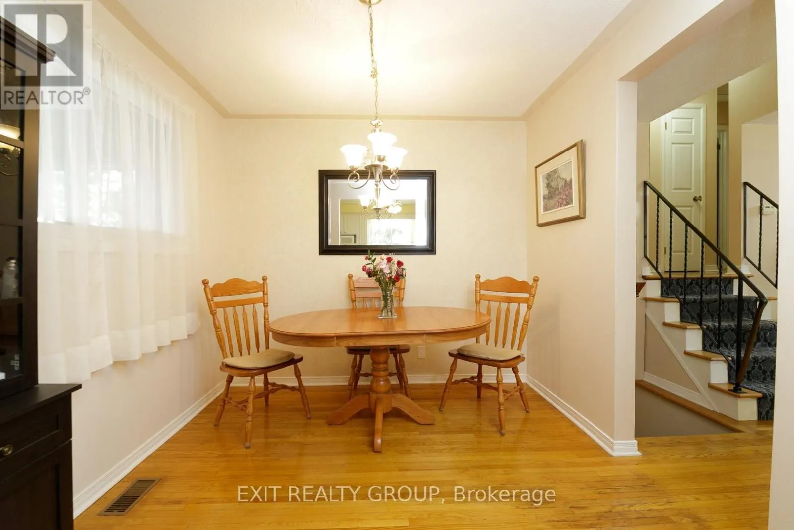 31 LEXINGTON CRESCENT