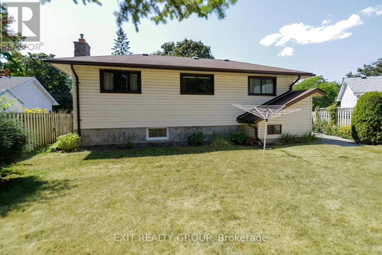 31 LEXINGTON CRESCENT