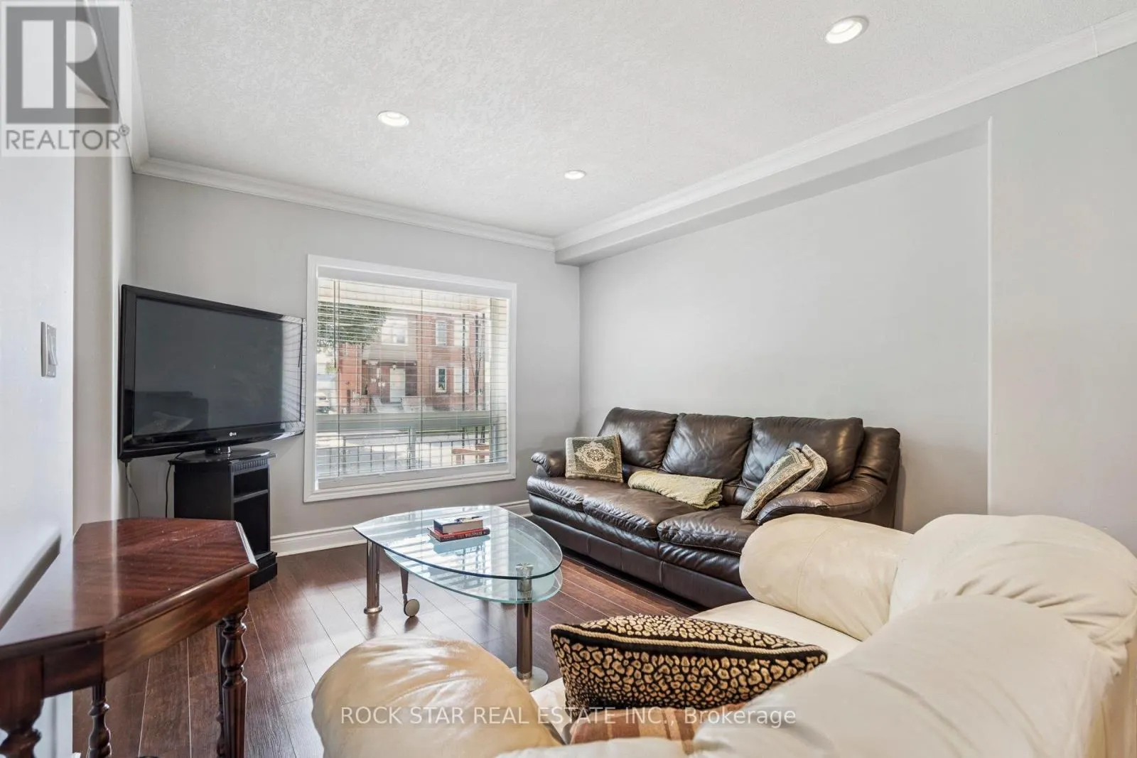 34 CLIFF AVENUE