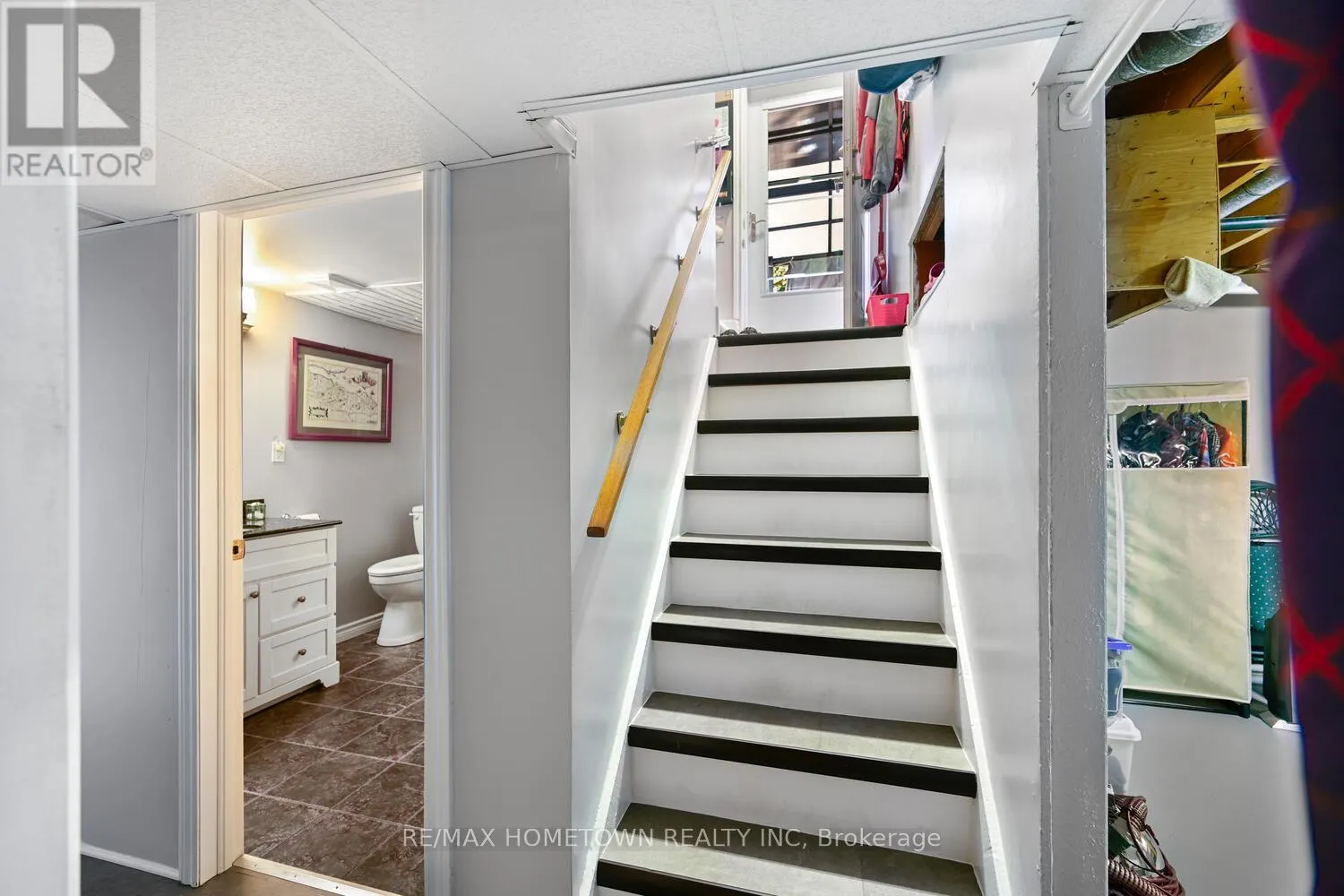 100 WINDSOR DRIVE