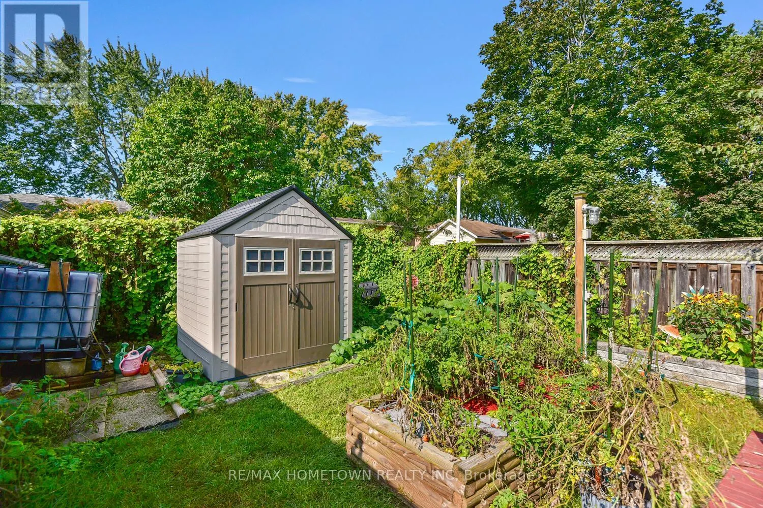100 WINDSOR DRIVE