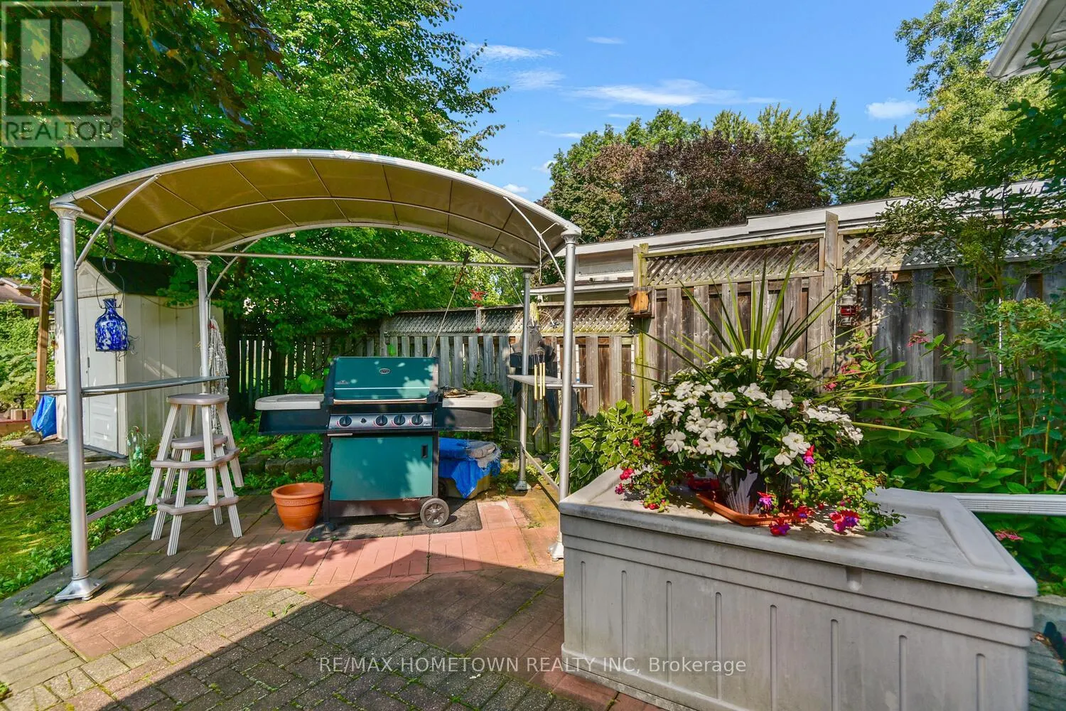 100 WINDSOR DRIVE
