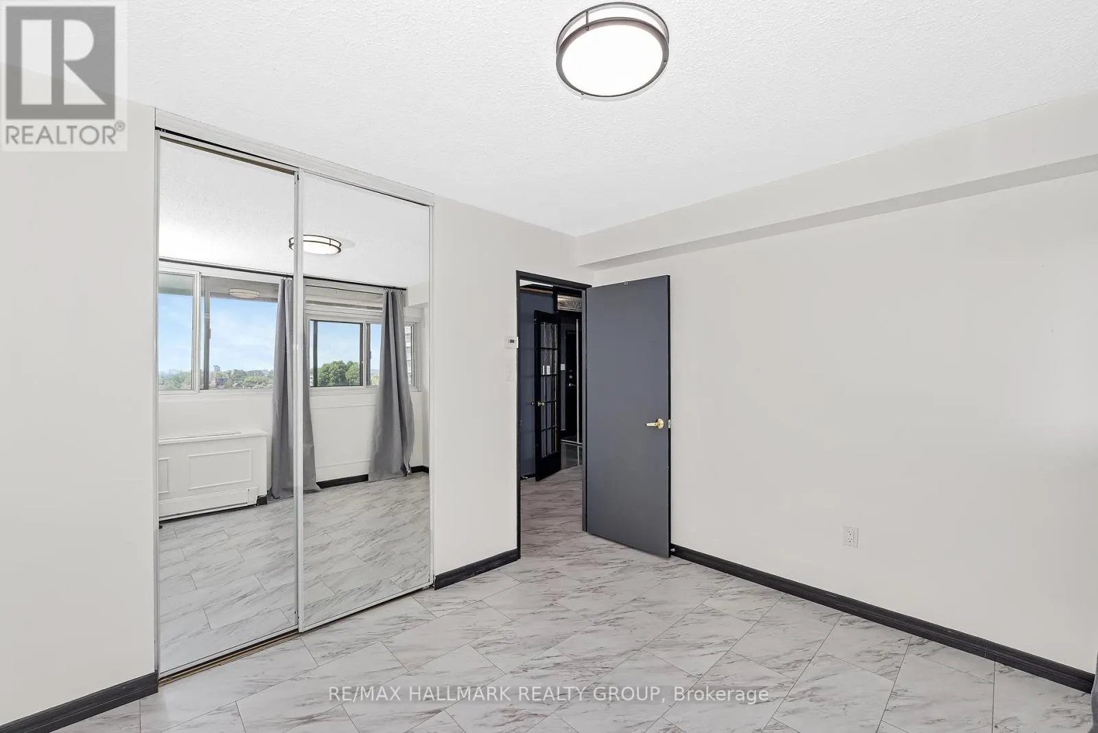 908 - 500 LAURIER AVENUE W