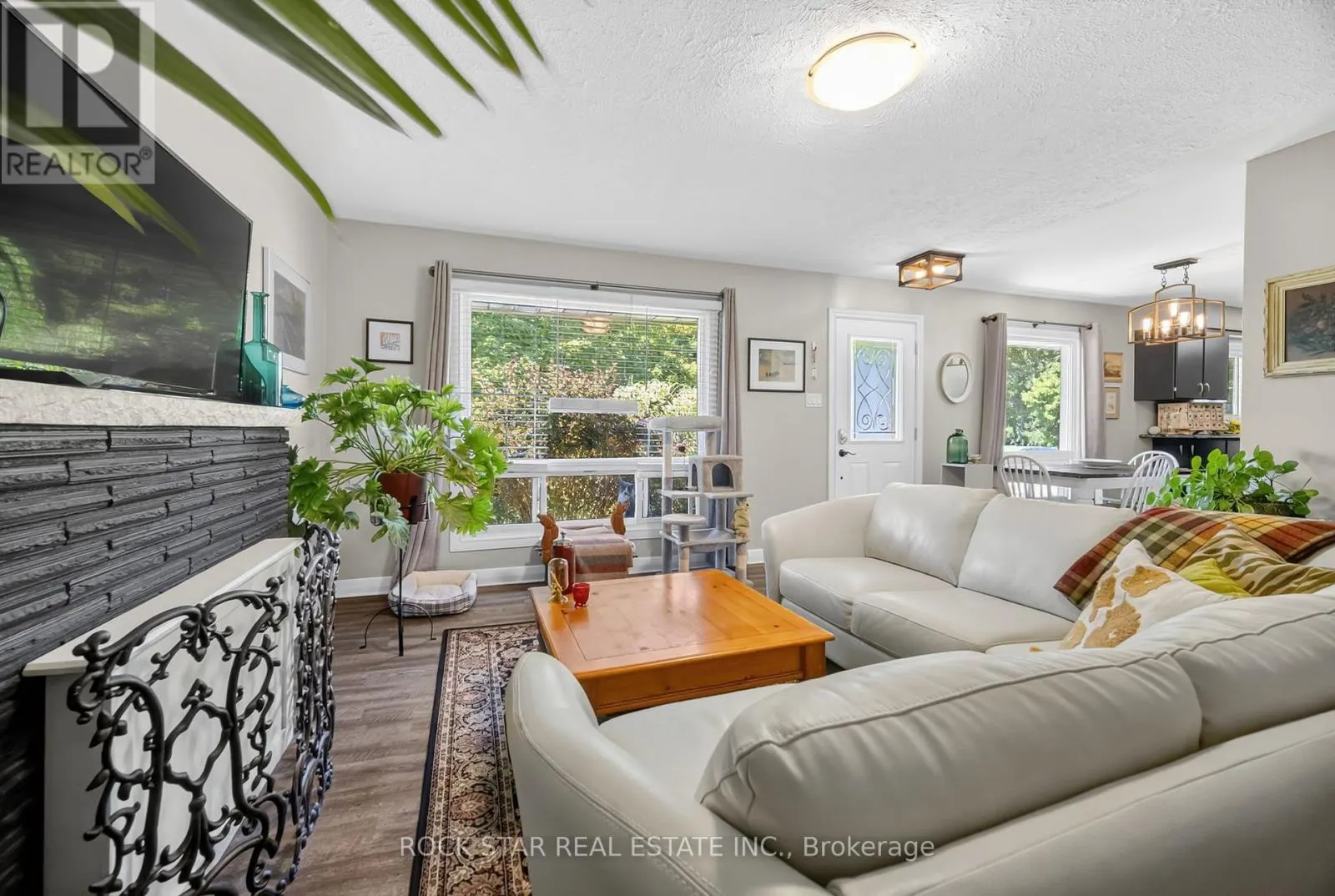 364 BEACHWOOD AVENUE