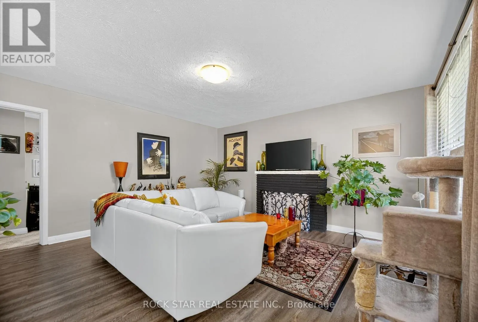 364 BEACHWOOD AVENUE