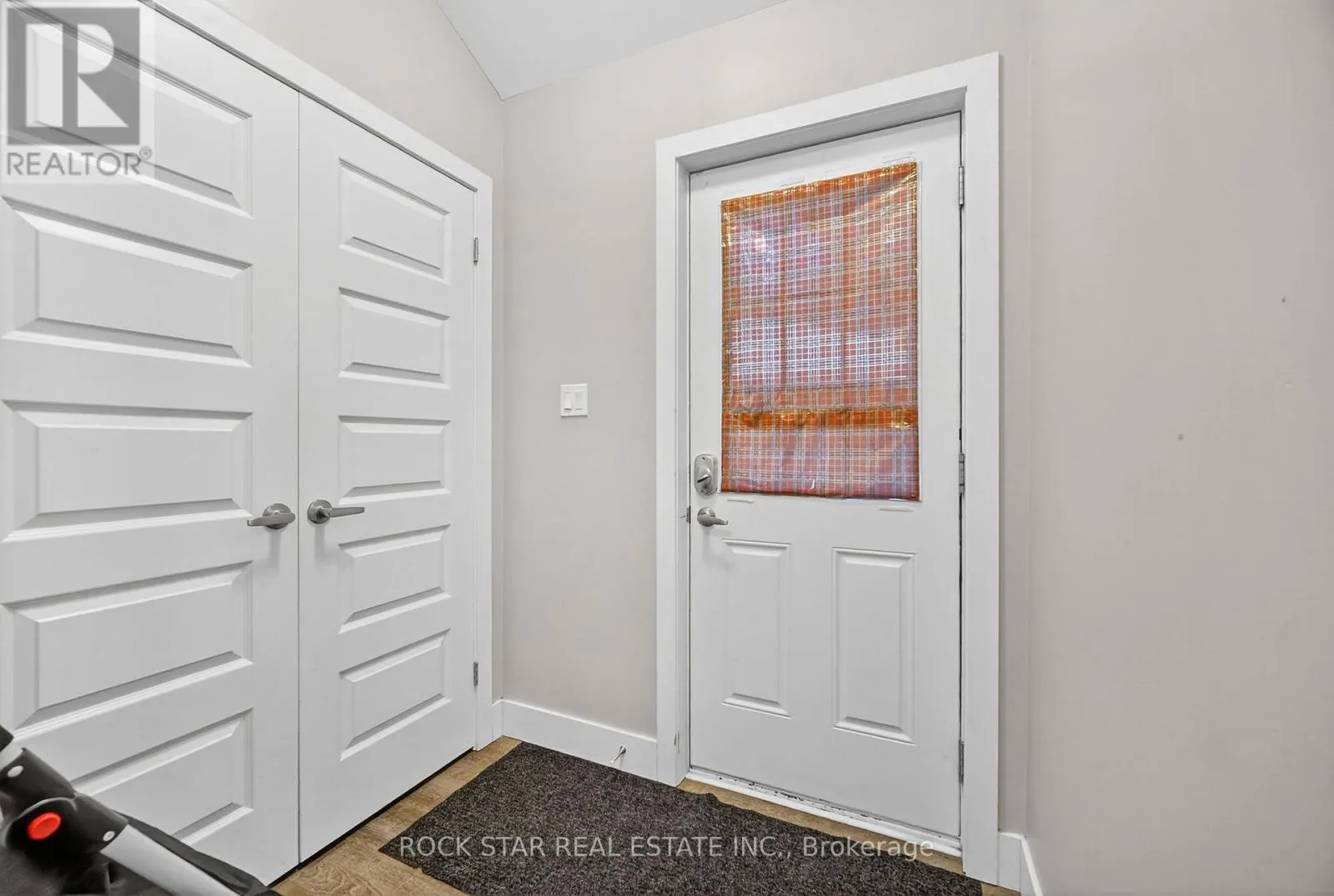 364 BEACHWOOD AVENUE