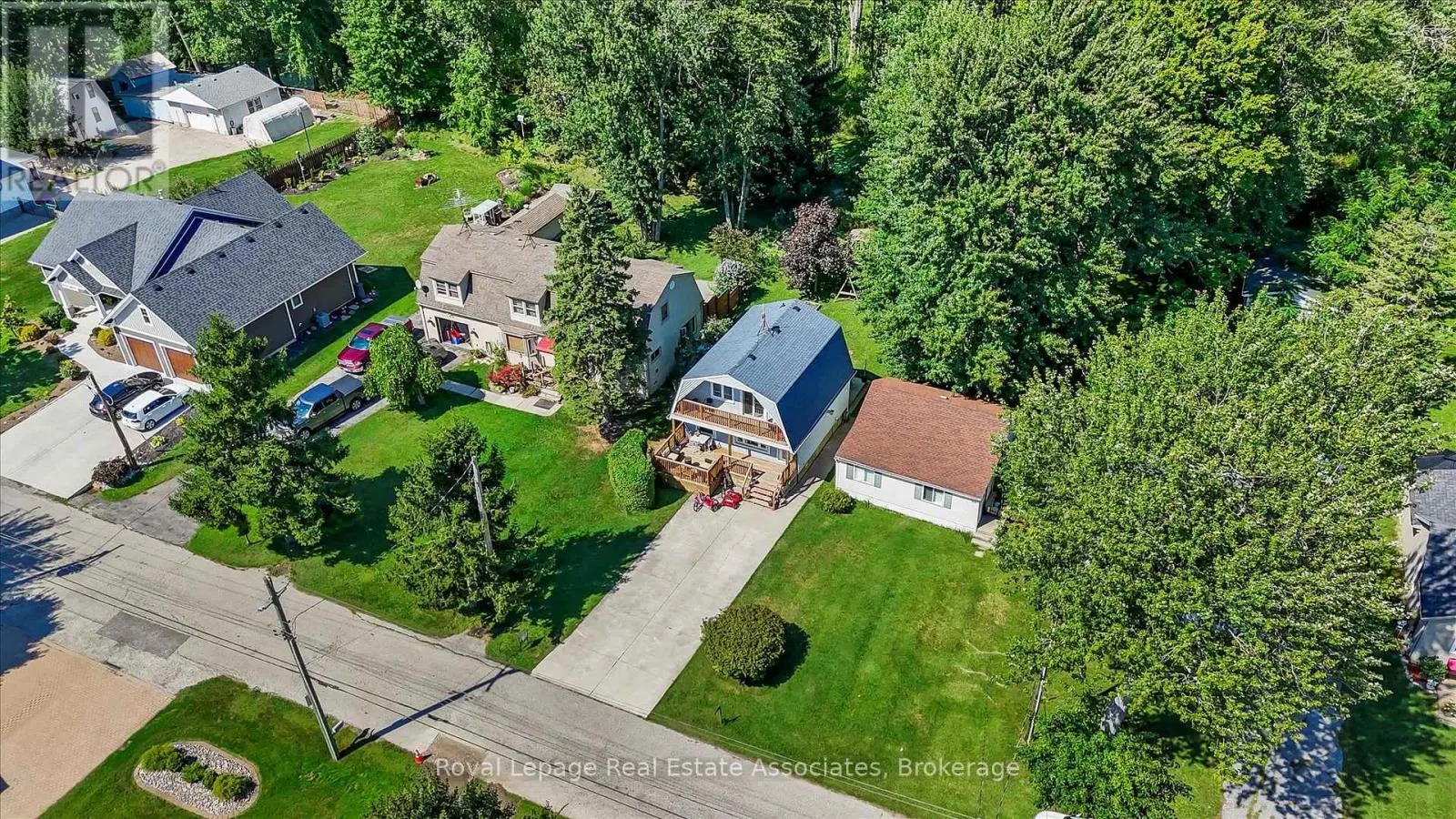 374 LAKEWOOD DRIVE N