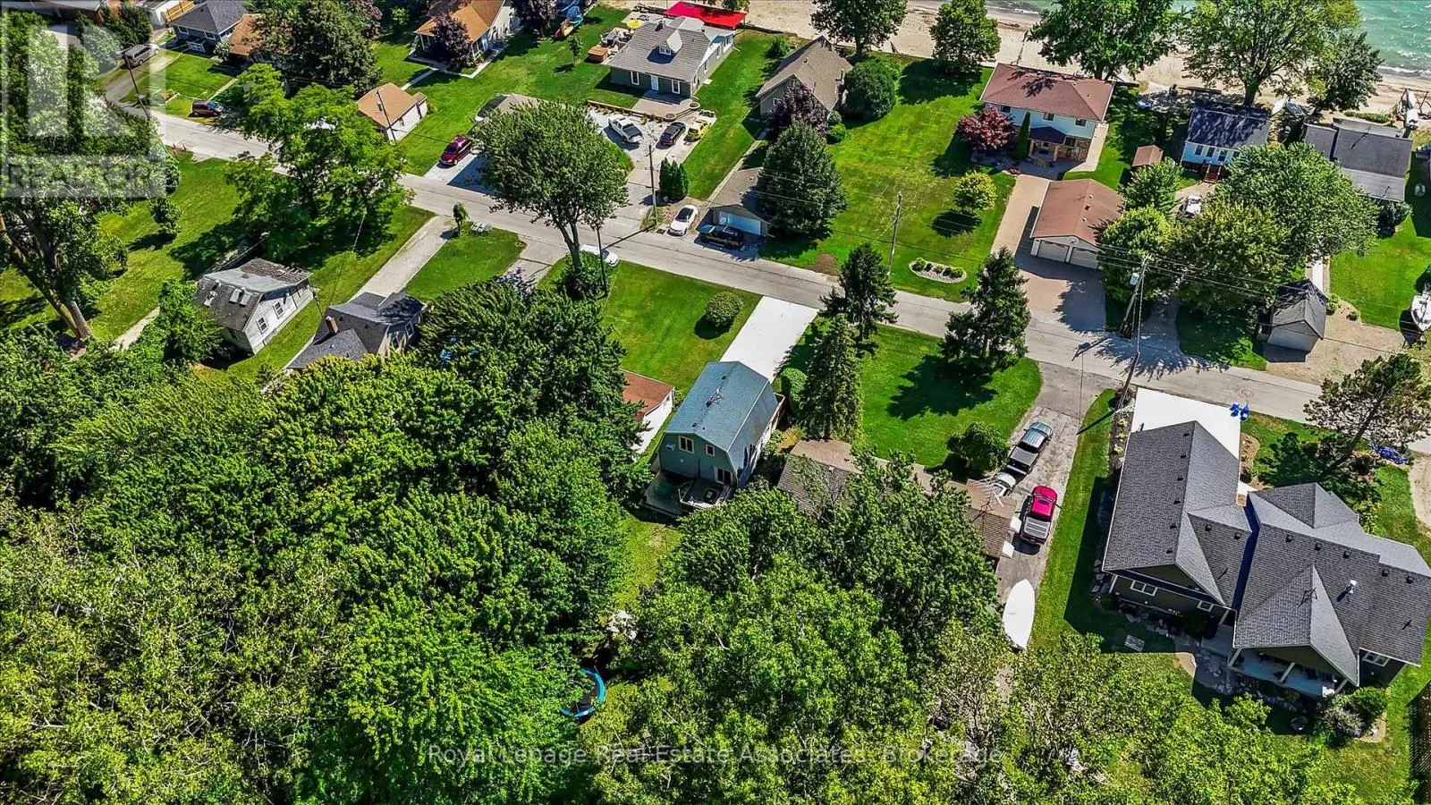 374 LAKEWOOD DRIVE N