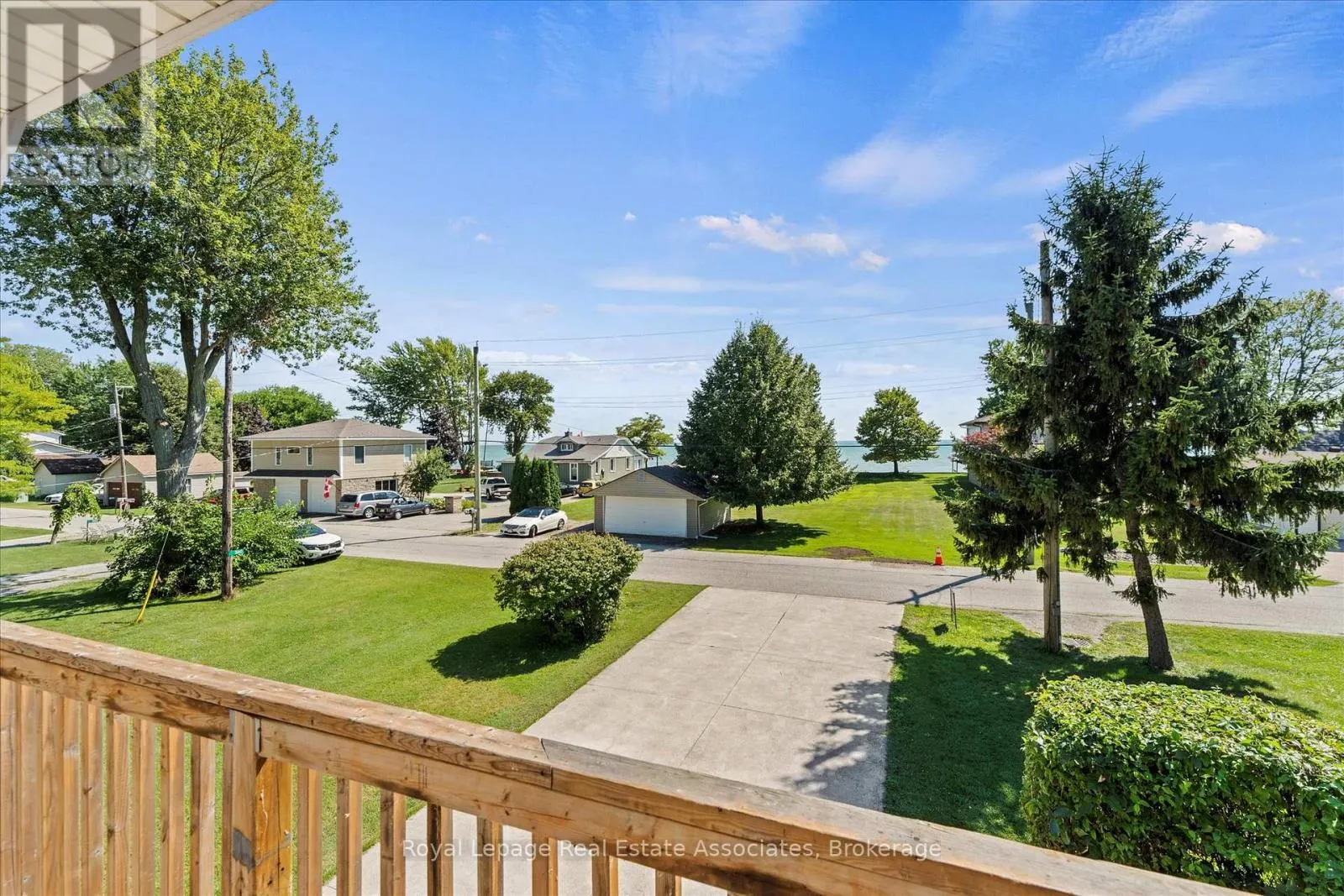 374 LAKEWOOD DRIVE N