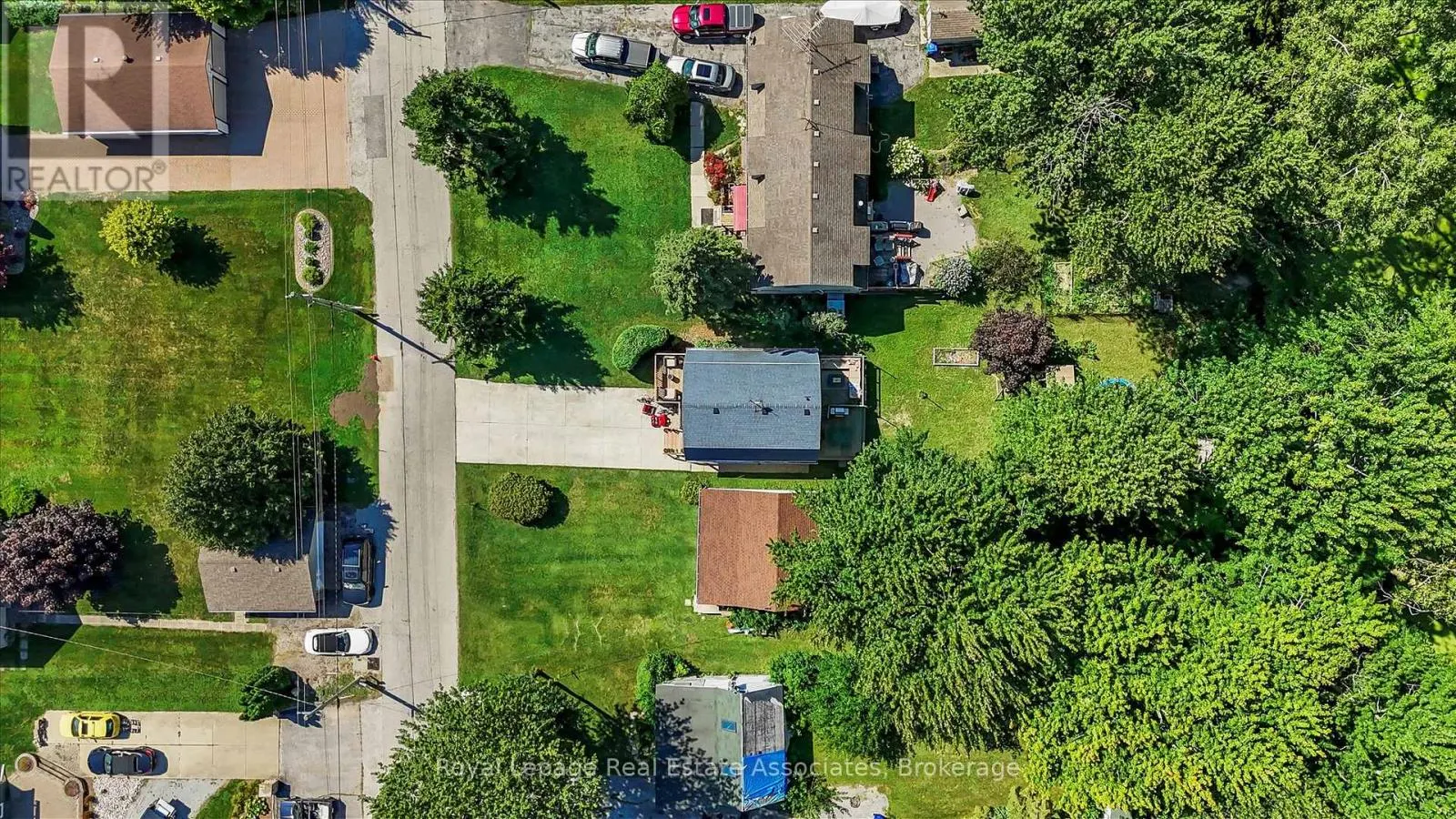 374 LAKEWOOD DRIVE N