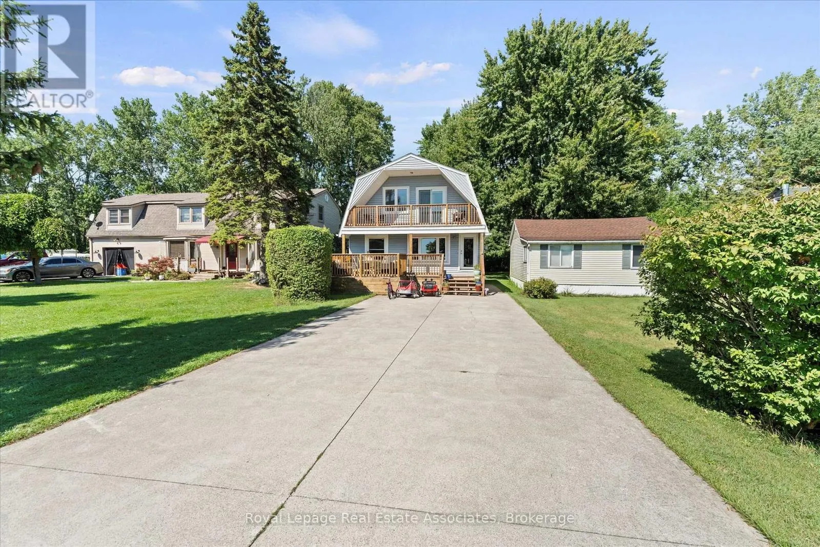 374 LAKEWOOD DRIVE N