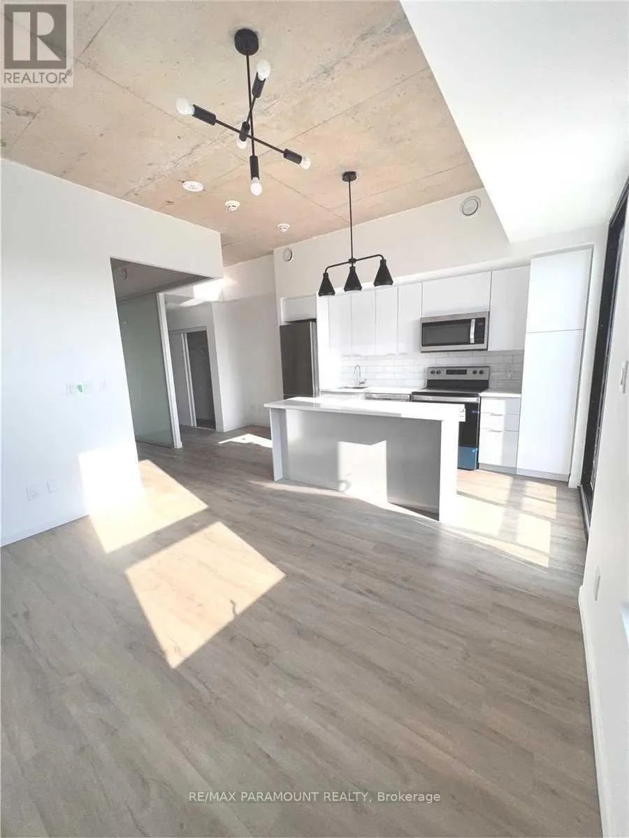608 - 7 ERIE AVENUE