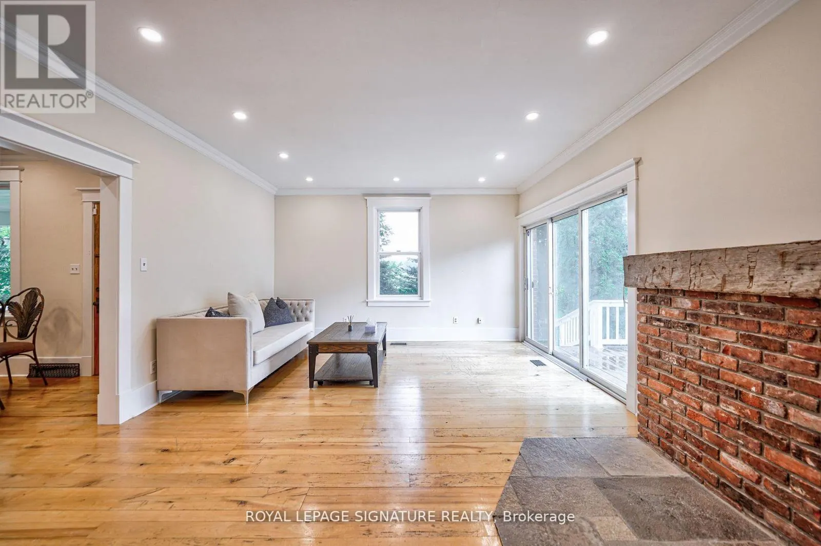 424 8TH CONCESSION ROAD E