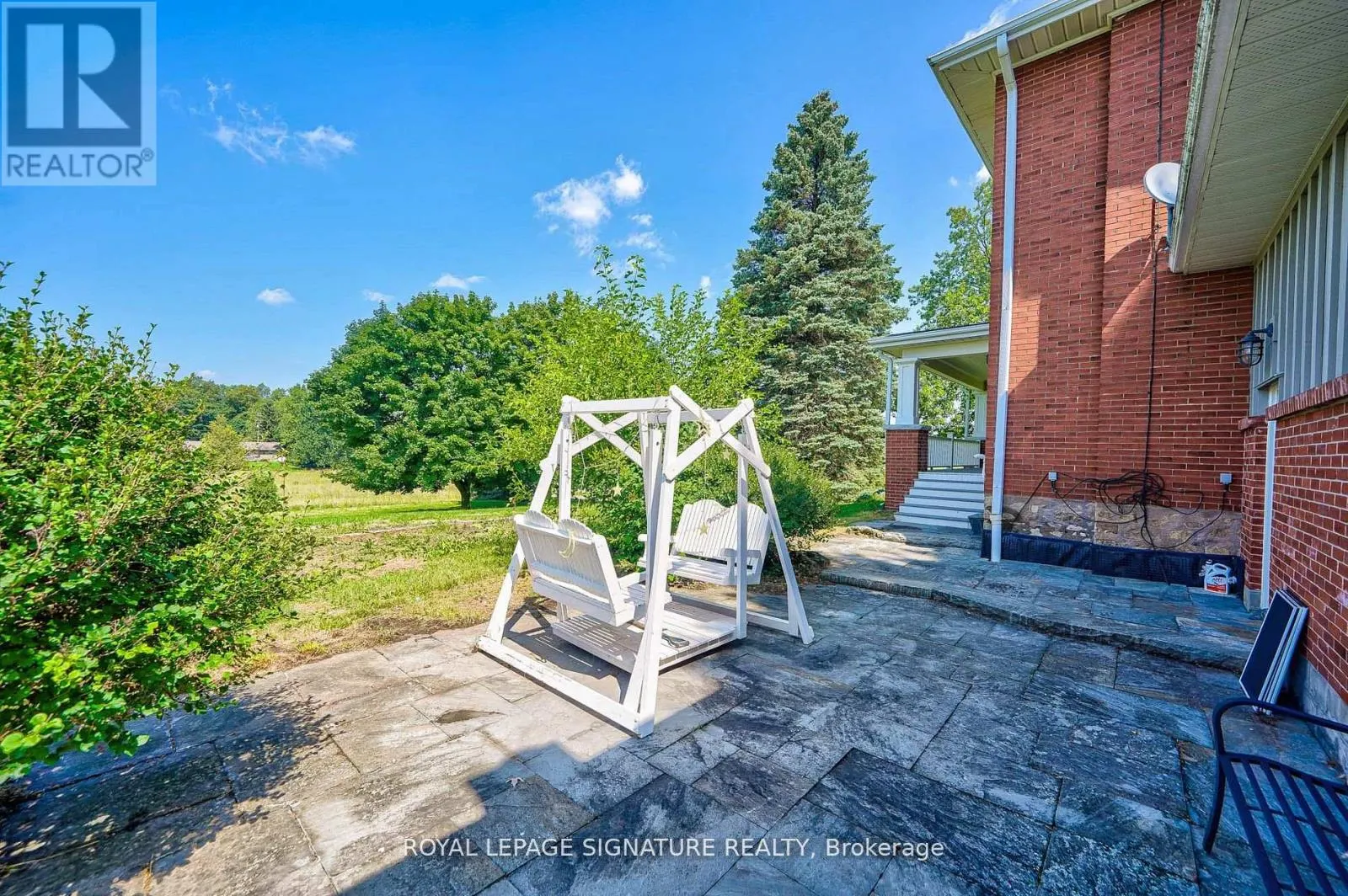 424 8TH CONCESSION ROAD E