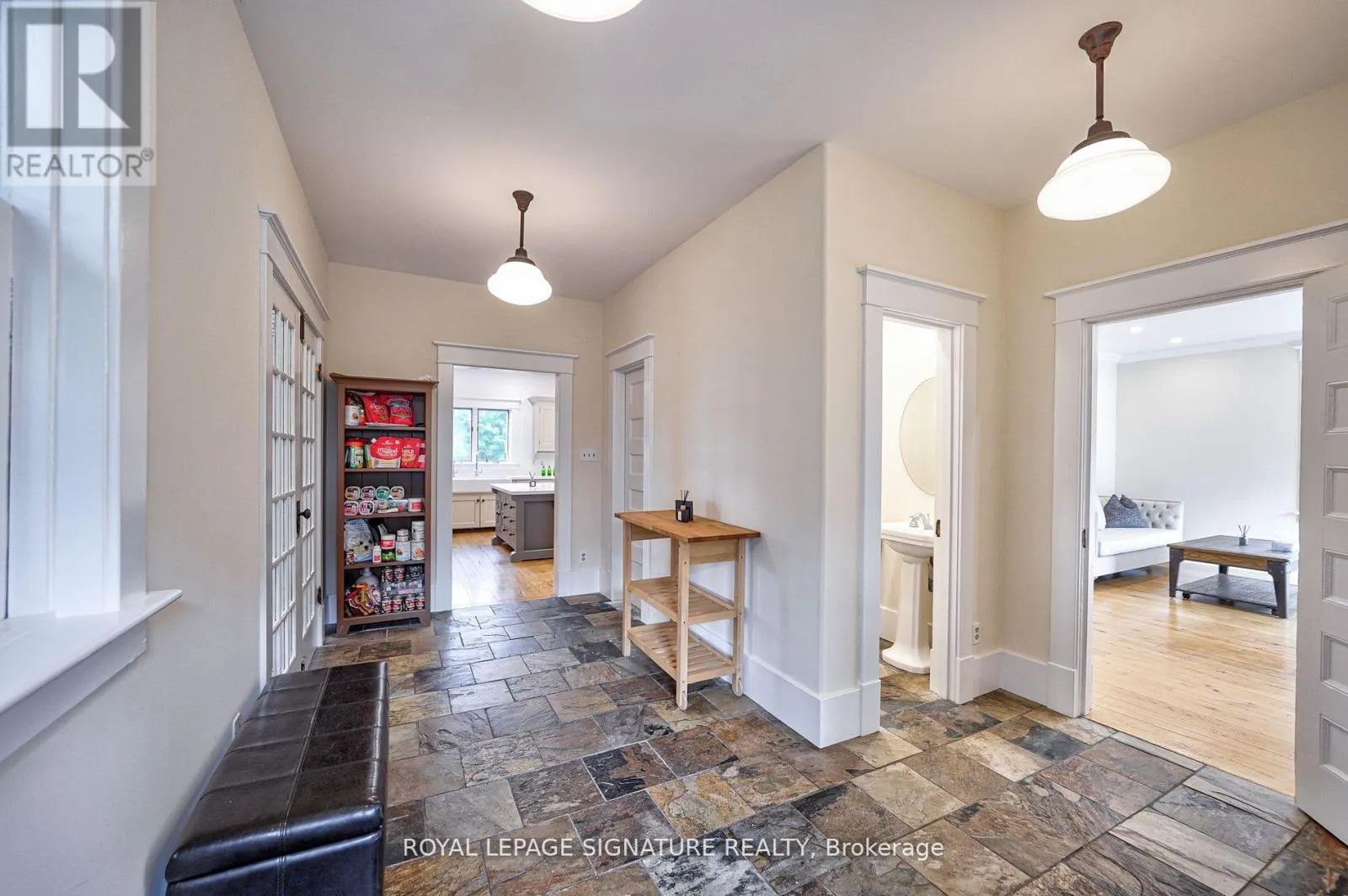 424 8TH CONCESSION ROAD E