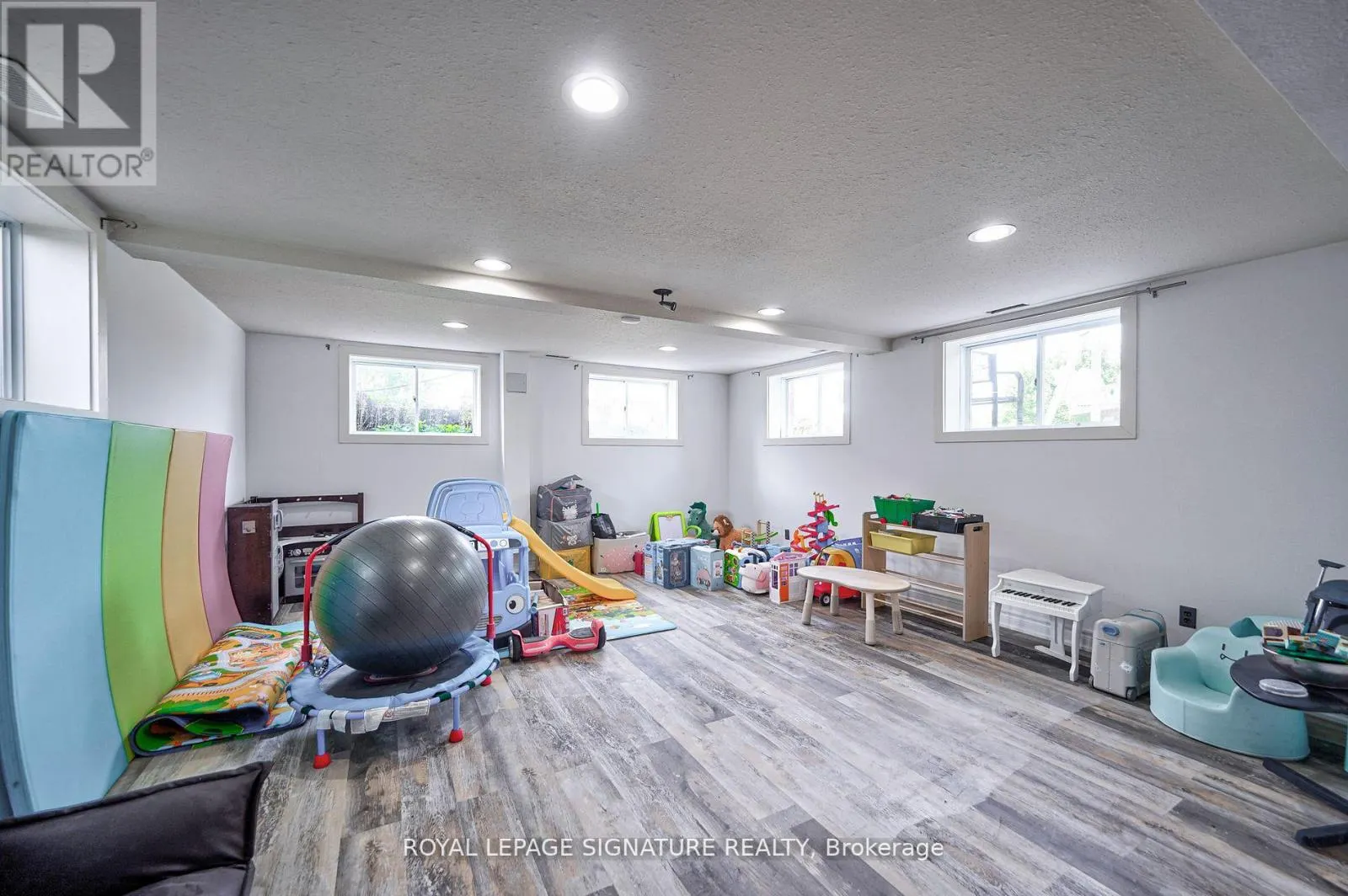 424 8TH CONCESSION ROAD E