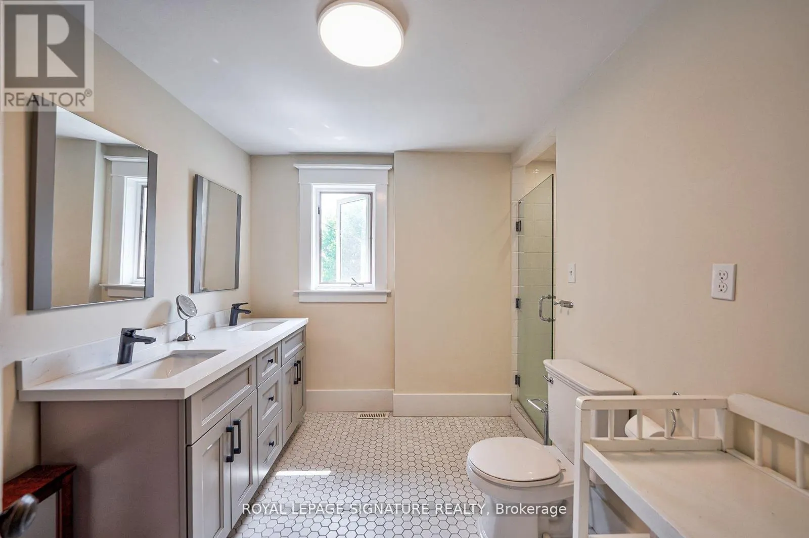 424 8TH CONCESSION ROAD E