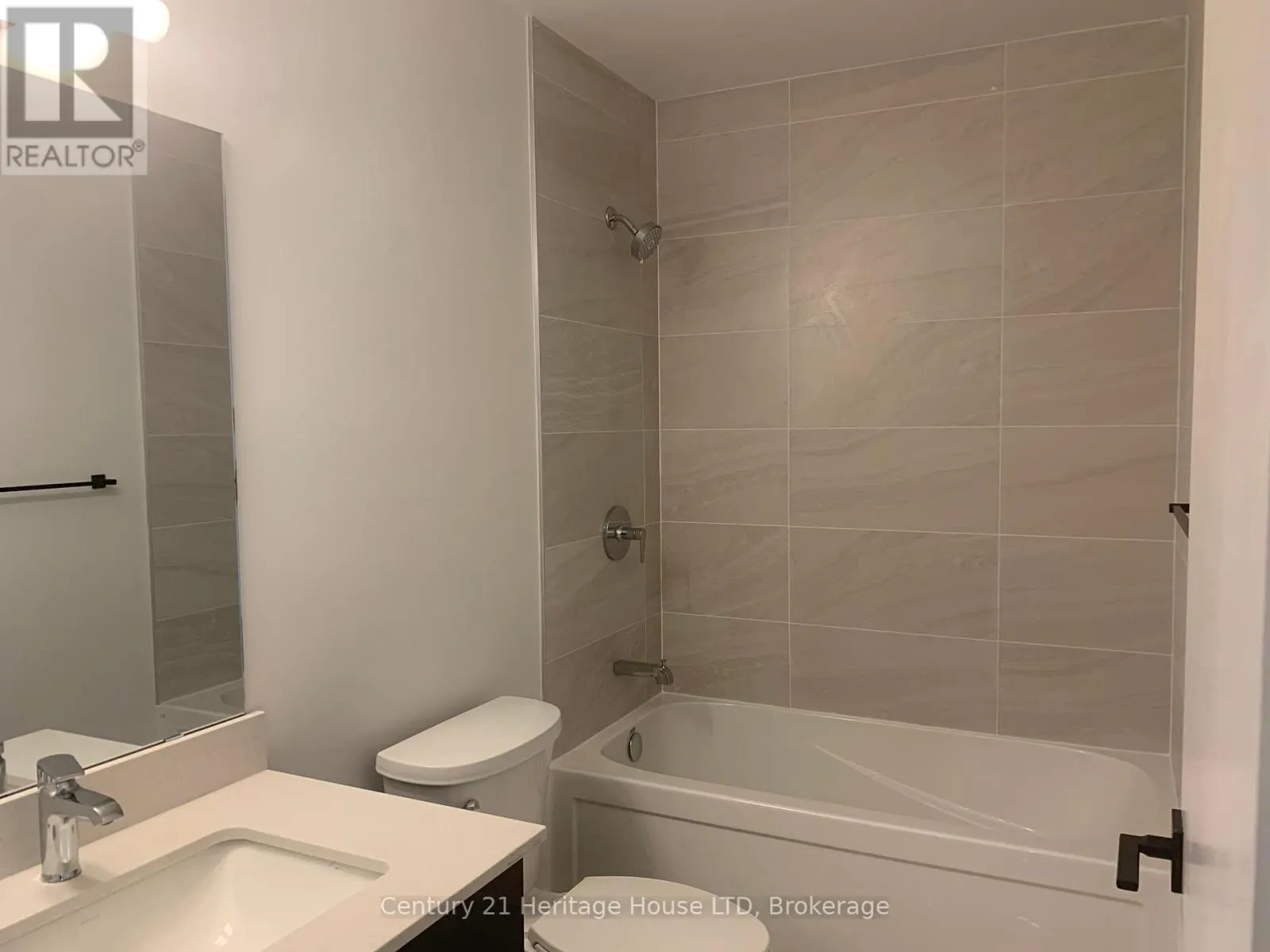 1105 - 2782 BARTON STREET, #1105