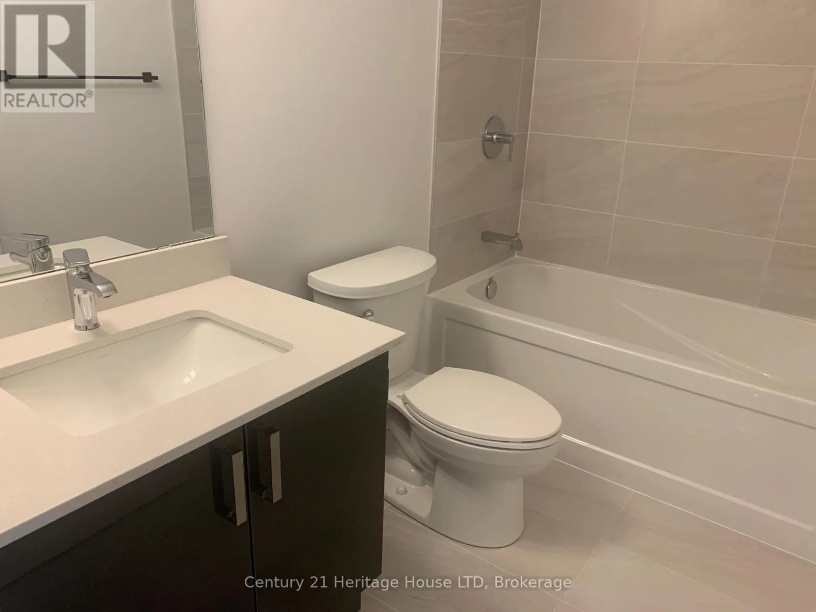 1105 - 2782 BARTON STREET, #1105