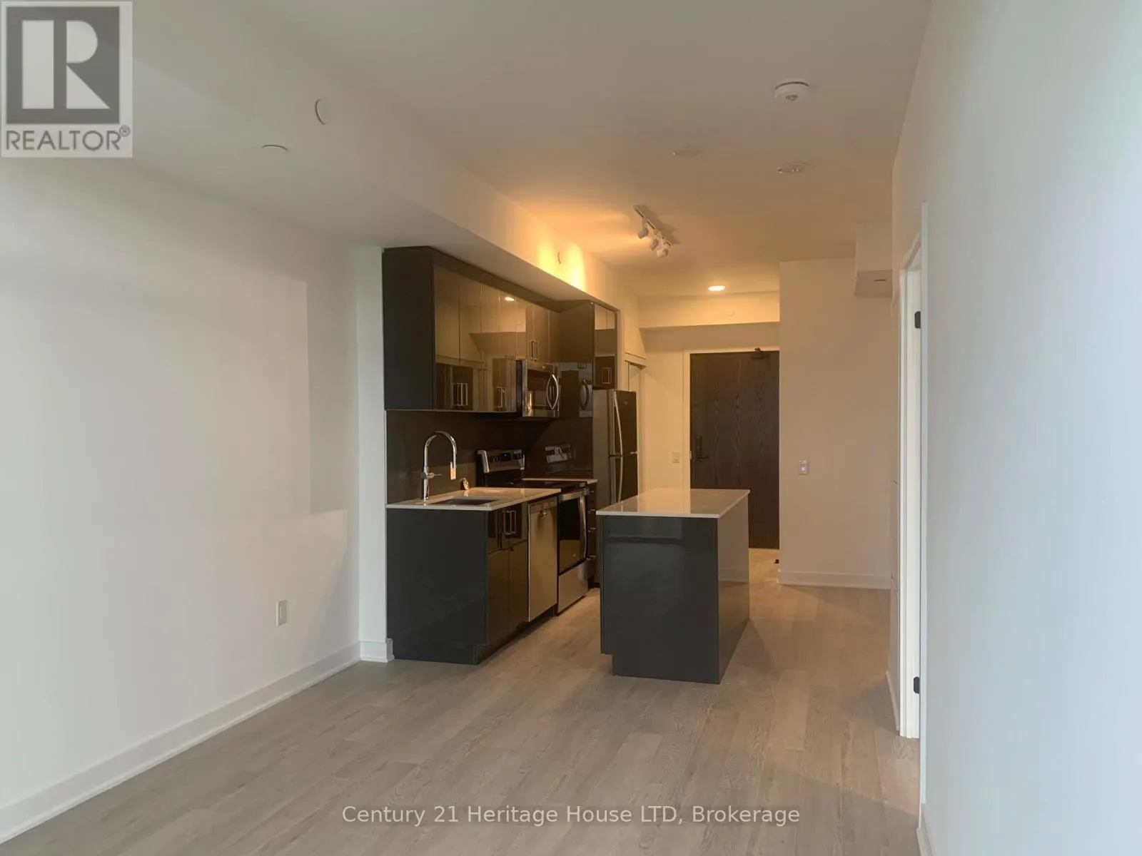 1105 - 2782 BARTON STREET, #1105