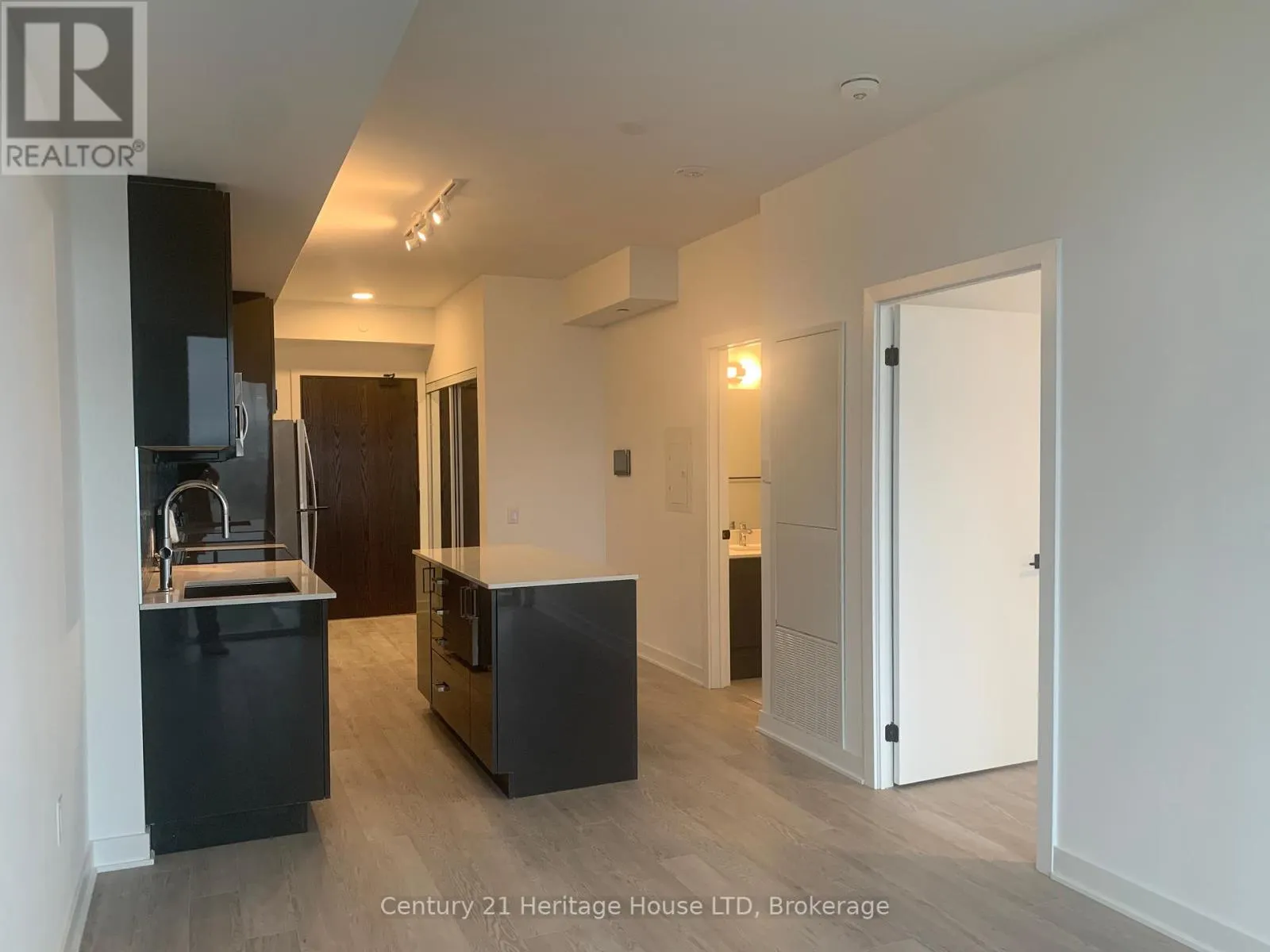 1105 - 2782 BARTON STREET, #1105