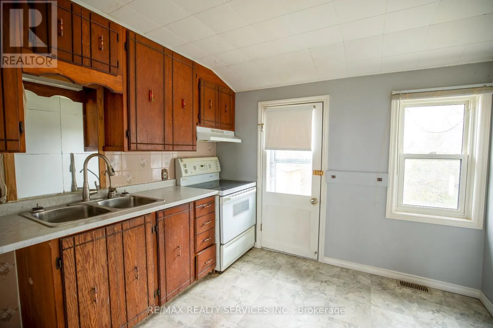 754328 HWY 53 ROAD
