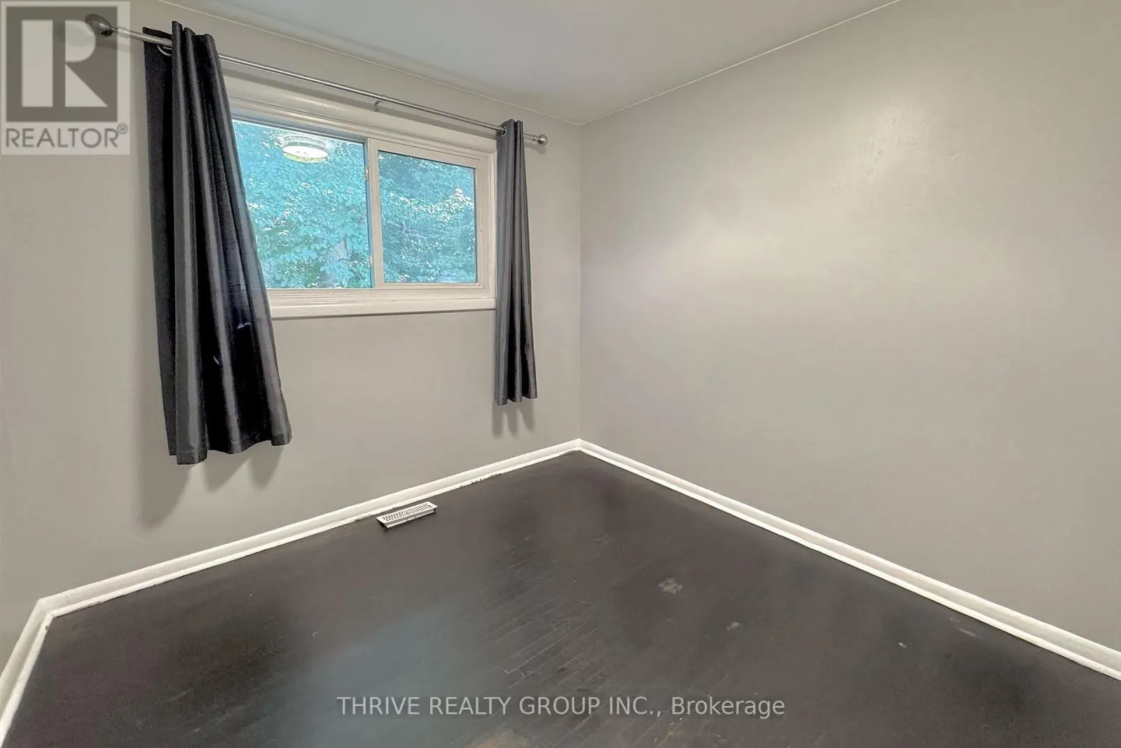 201 BARRY PLACE