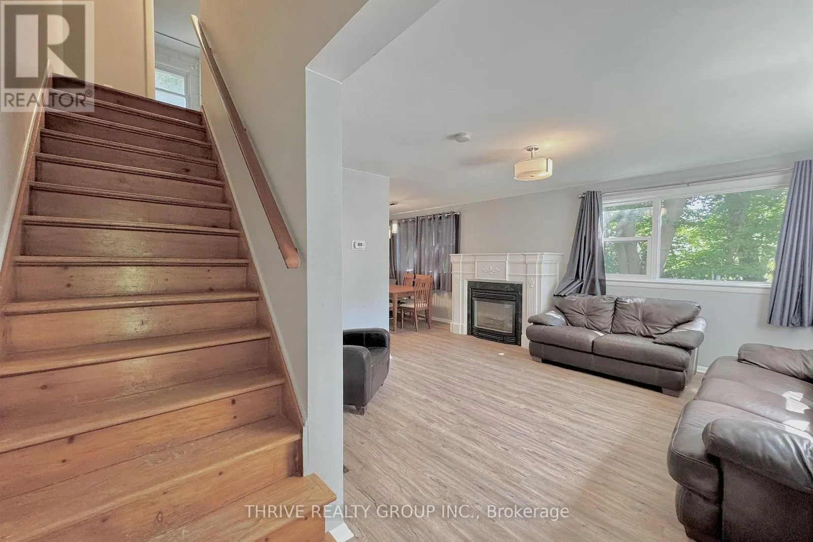 201 BARRY PLACE