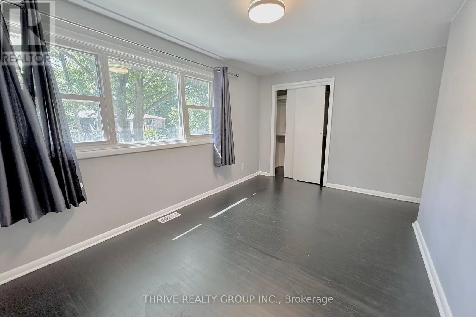 201 BARRY PLACE