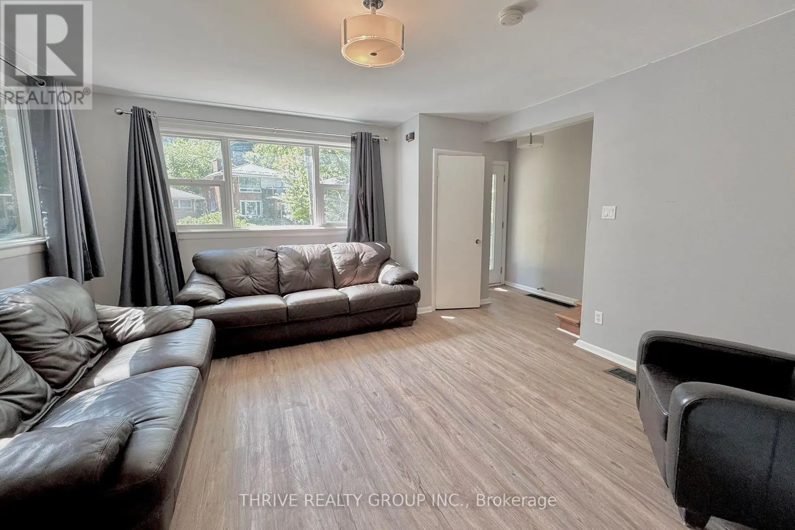 201 BARRY PLACE