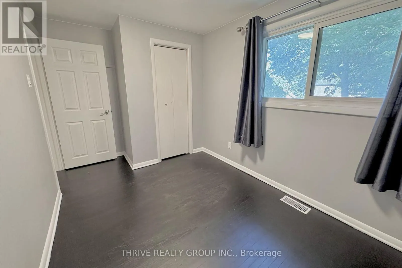 201 BARRY PLACE