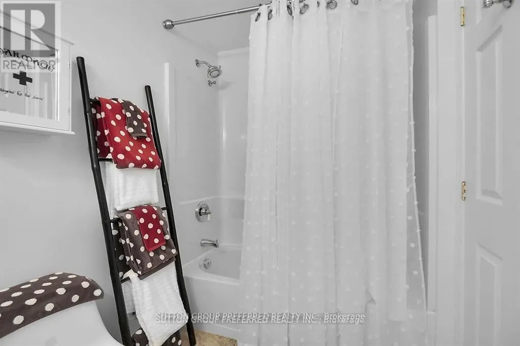 6 - 398 OLD RIVERSIDE DRIVE, #6