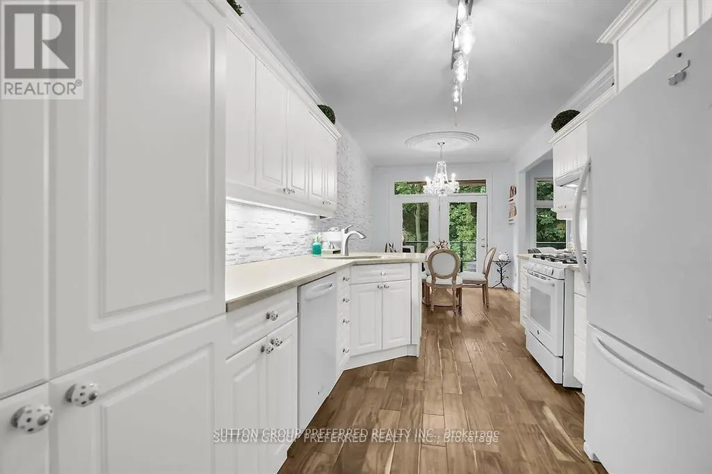 6 - 398 OLD RIVERSIDE DRIVE, #6